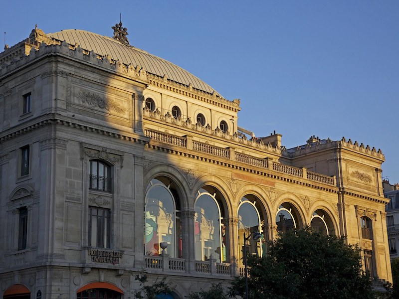 Facade of Theatre du Chatelet Wikimedia Pline