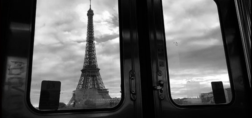 paris eiffel tower view metro