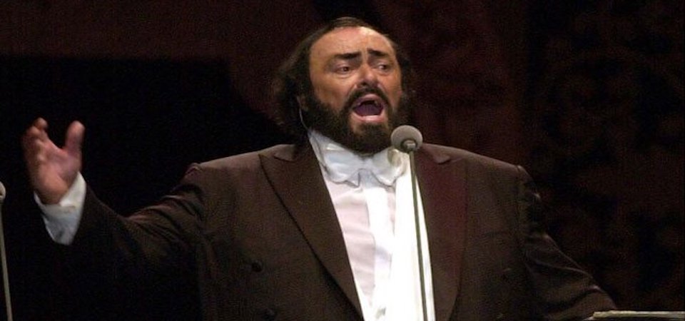 Pavarotti singing