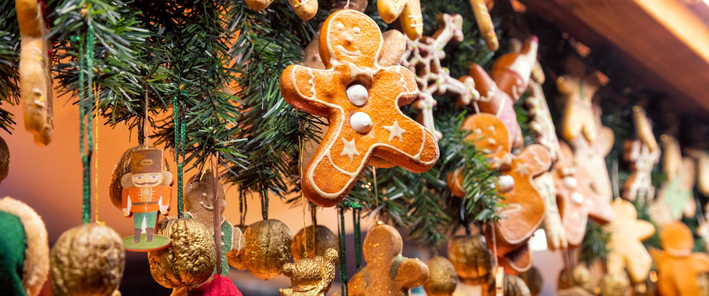 holiday market paris cookies