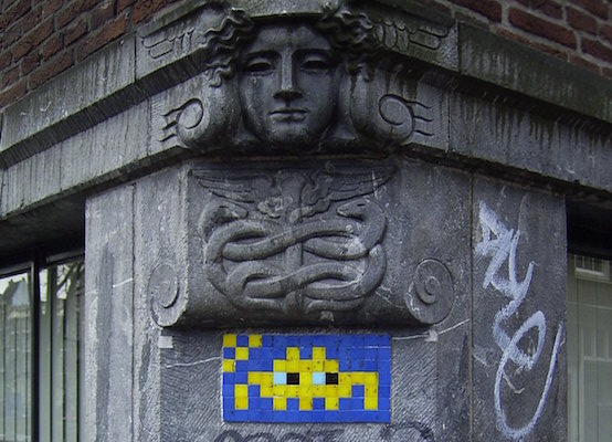 Invader mural, Paris