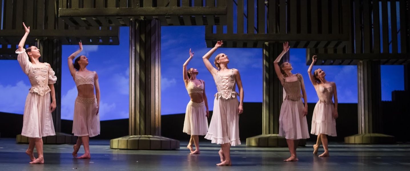 le parc at palais garnier