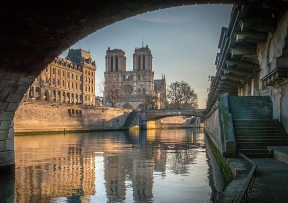 Notre-dame par Stefaan Van Der Biest on Unsplash