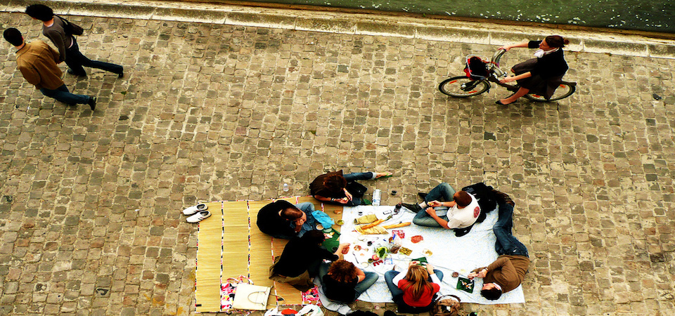 Picnickers beside the Seine