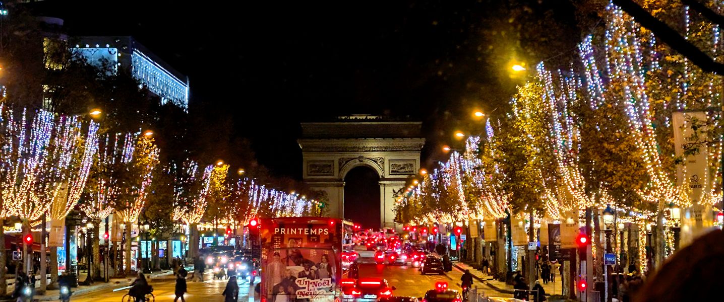 Tootbus Christmas Lights Bus Tour - Theatre in Paris