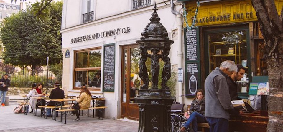 Shakespeare and Company cafe exterior