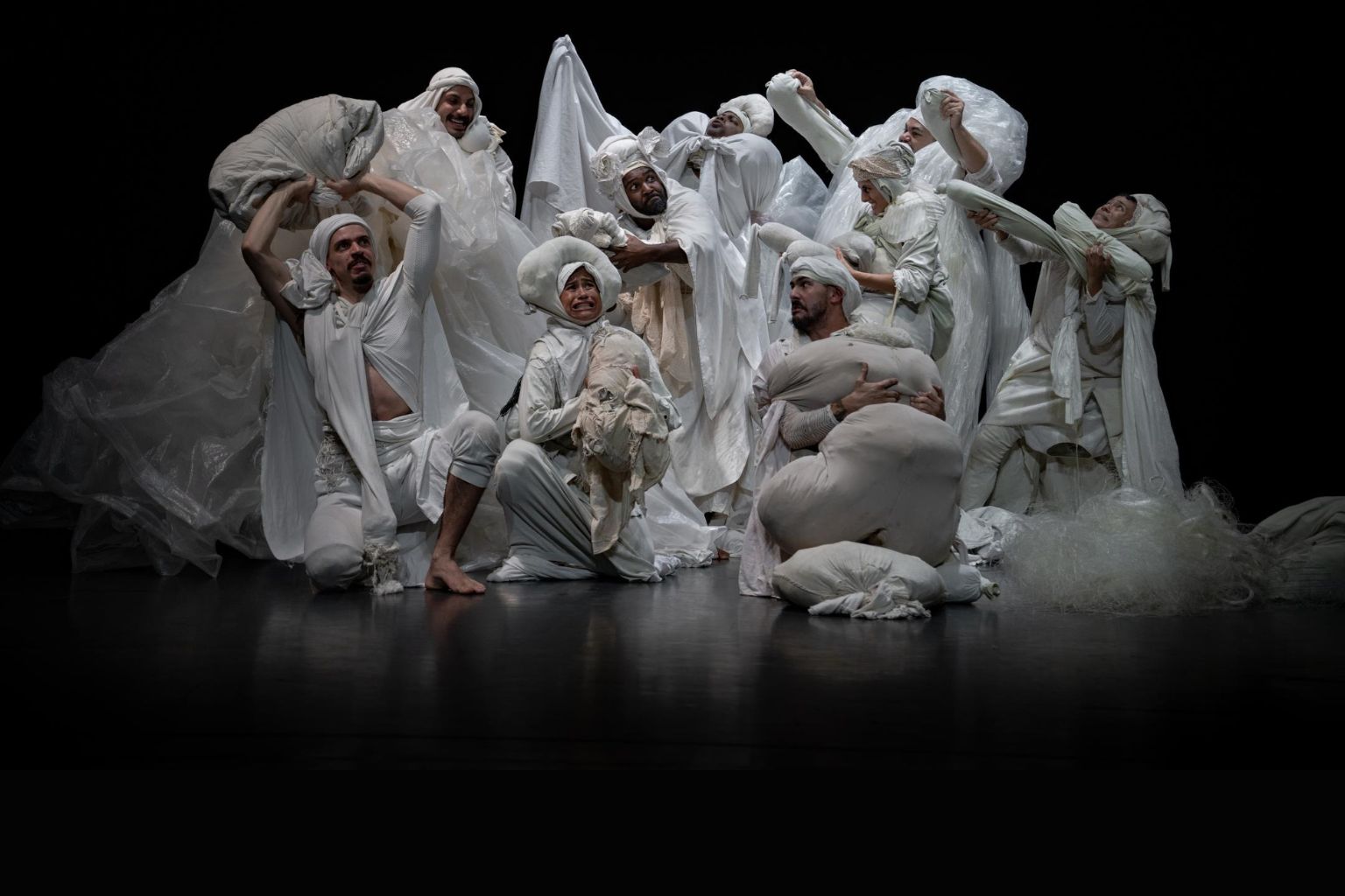 Borda by Lia Rodrigues - Chaillot National Dance Theatre - Theatre in Paris - Dance Tickets