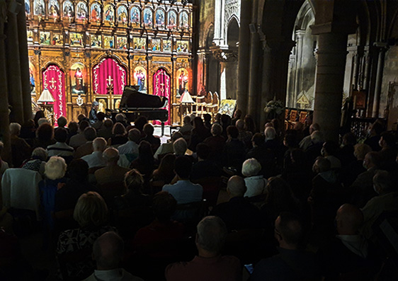 piano concert at l'eglise saint julien le pauvre church