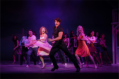 Dirty Dancing, The Musical in paris folies begere, tickets paris les folies bergere broadway theatre in paris