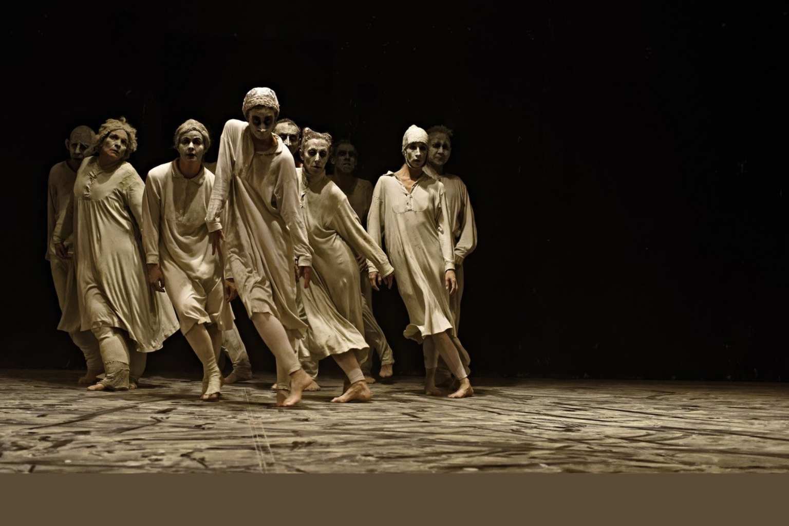 May B par Maguy Marin - Chaillot Théâtre national de la Danse - Theatre in Paris - Billets - © Théâtre Chaillot