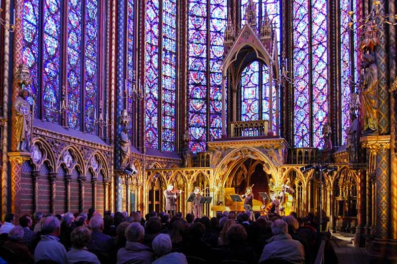 Performers at the Sainte-Chapelle