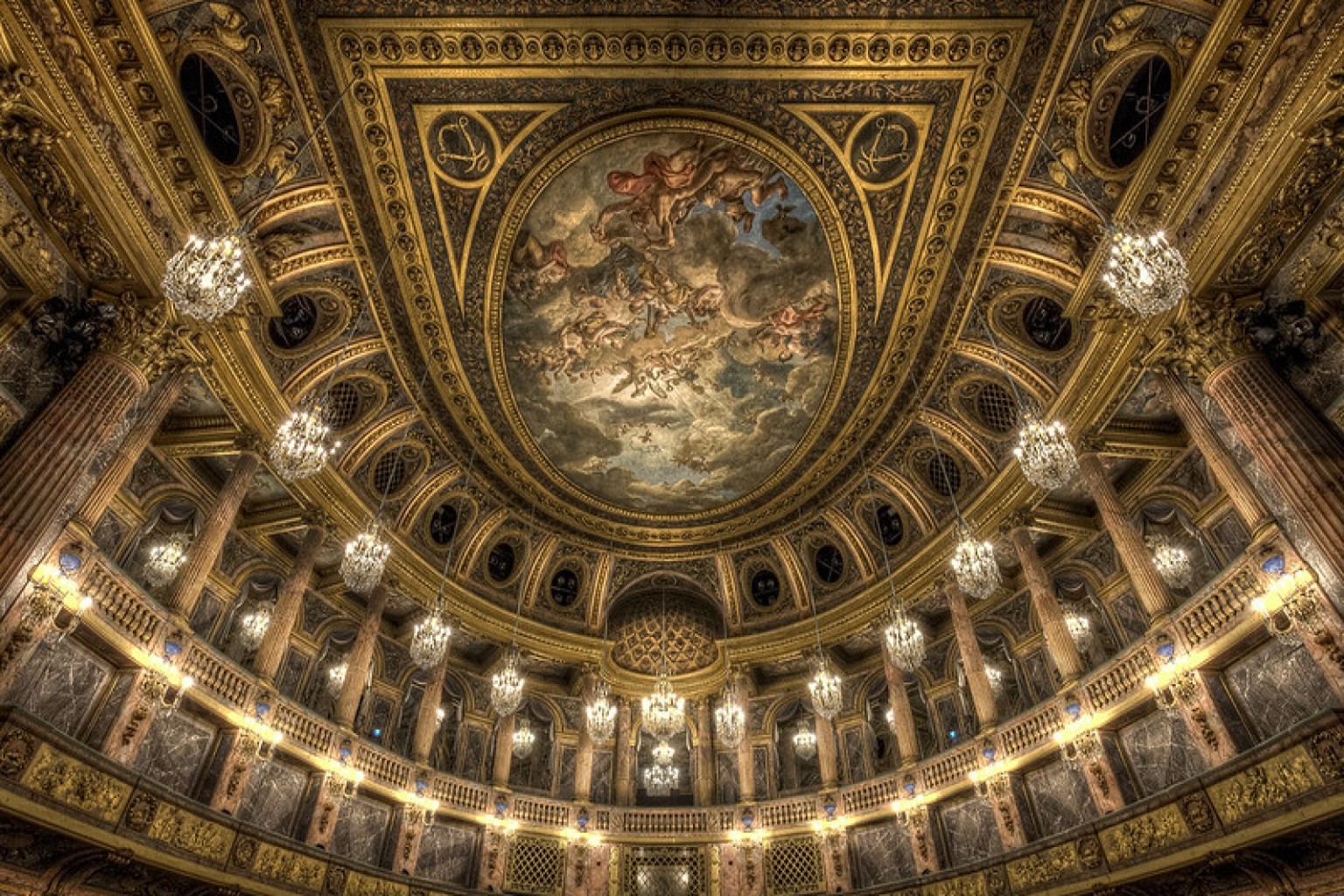 Ceiling of Opera Royal room